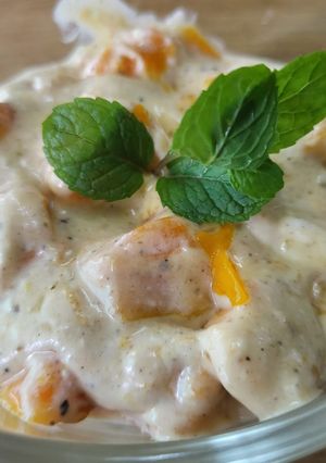 A picture of Creamy mango salad.