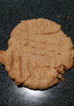 A picture of Easy Peasy Peanut Butter Cookies.