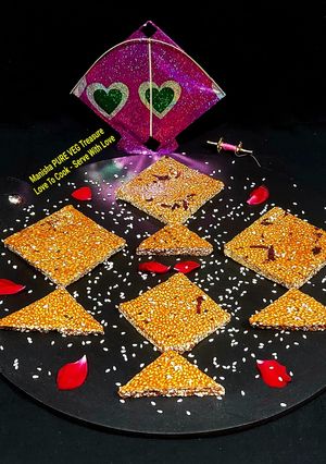 તલ ની ચીક્કી (Til Chikki Recipe In Gujarati) રેસીપી મુખ્ય ફોટો