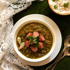 A picture of Hariyali Soya Keema Matar with Sausages.
