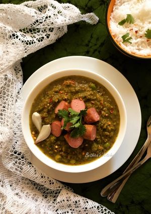 A picture of Hariyali Soya Keema Matar with Sausages.