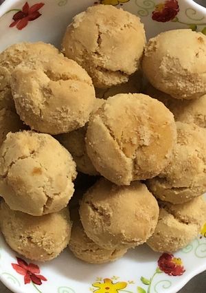 A picture of Naan Khatai.