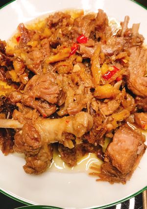 Hình của món Thịt vịt kho gừng.