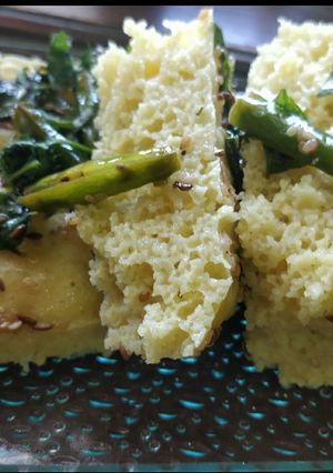 A picture of Sooji dhokla.