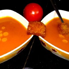 A picture of Tomato soup.