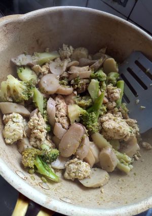 水油蛋炒青菜花菜根杏鮑菇 的食譜成品照片
