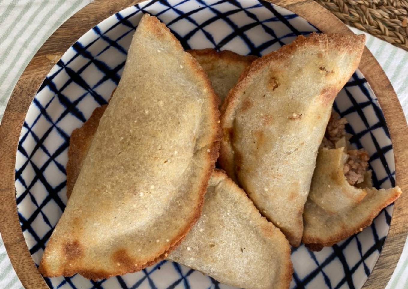 Empanadas de carne molida sin gluten en freidora de aire