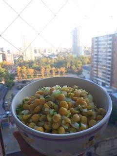 Una foto de Ensalada de Garbanzos