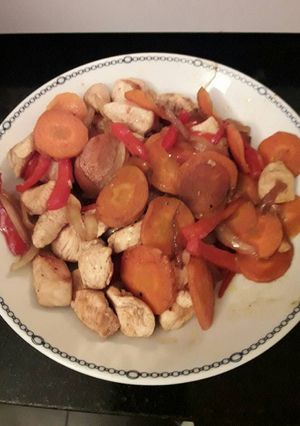 Una foto de Salteadito Express de pollo oriental