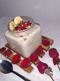 A picture of Banana Dates Overnight Oats.