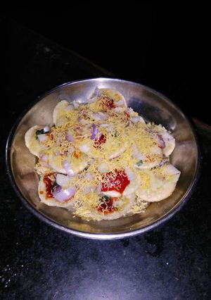 A picture of Papadi chat.