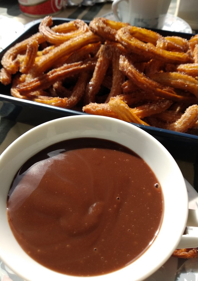 Una foto de Churros con Chocolate
