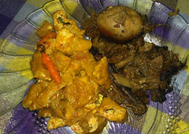 Gudeg ceker, telor & kepala (slow cooker)