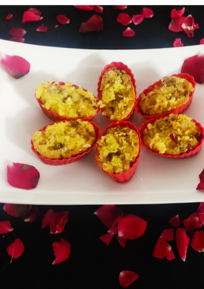 மினி நட்ஸ் கப் கேக் (Mini nuts cup cake recipe in tamil) செய்முறை முக்கிய புகைப்படம்
