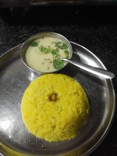 સાદી ખીચડી,કઢી (Kadhi & khichdi recipe in gujrati) રેસીપી મુખ્ય ફોટો