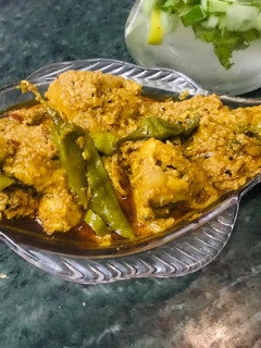 A picture of Achaar gosht.