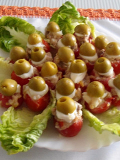 Una foto de Tomatitos cherry rellenos