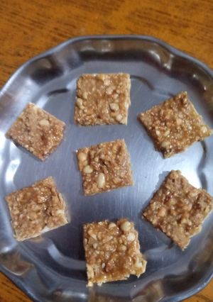 கடலை மிட்டாய் (Kadalai mittai recipe in tamil) செய்முறை முக்கிய புகைப்படம்