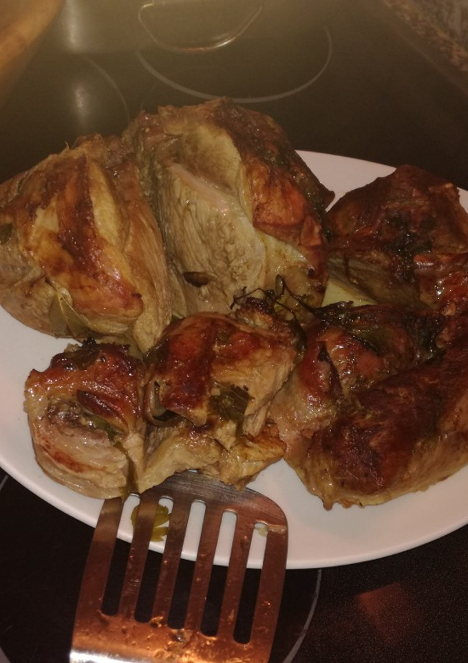 Una foto de Pata de jamón asado con salsa estilo galicia