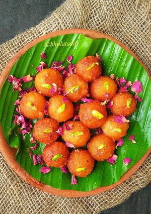A picture of Sooji Gulab jamun.
