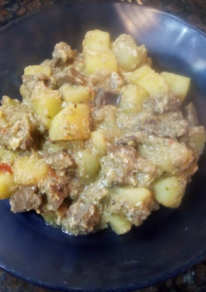 Una foto de Revuelto de hígado, papas y cebolla