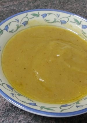 Foto principal de Crema de calabacín 🥒🍊🥕🥔