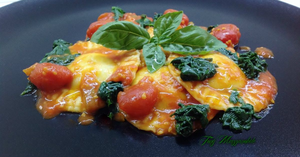 Ricetta Ravioli Con Ripieno Di Burrata E Pesto Di Basilico, Con ...