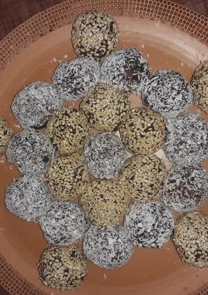 عکسی از دستور خرمای توپ توپی