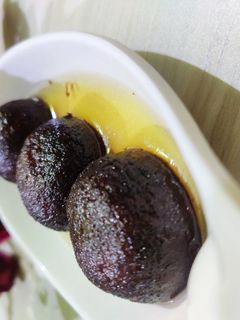गुलाबजामुन (Gulabjamun recipe in Hindi) रेसिपी मुख्य फोटो