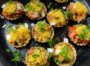 A picture of American corn poori chat.