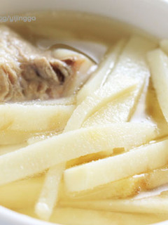 綠竹筍排骨湯(電鍋版) 的食譜成品照片