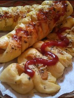 Foto resep Roti Sosis Caterpillar menggunakan Tang Zhong/Water Roux