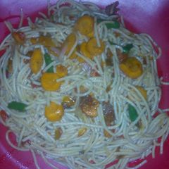 A picture of Stir fry spaghetti.