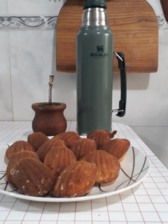 Una foto de Magdalenas o Madeleines francesas