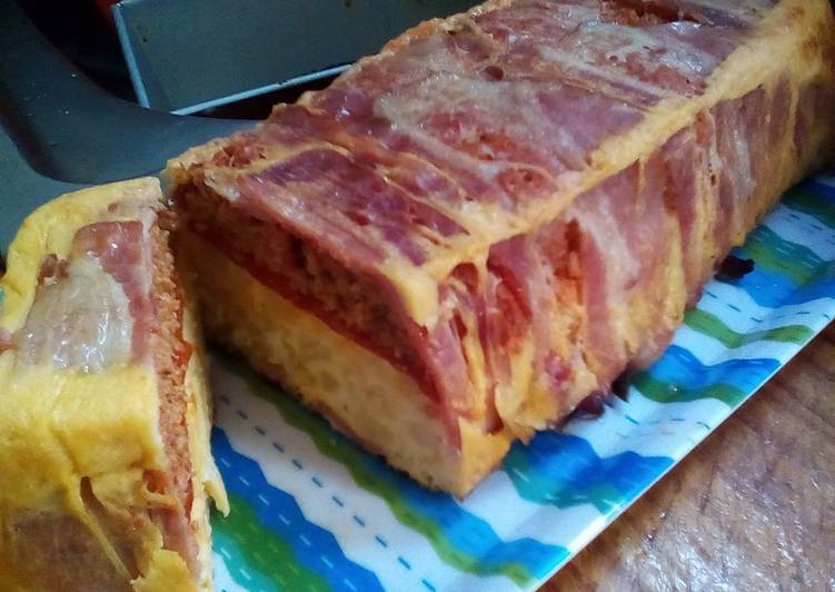 Pastel de carne con tortilla de patatas