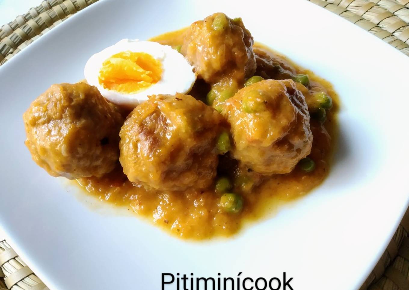 Albóndigas en salsa de verdura