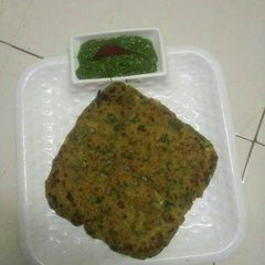A picture of Bathua ka paratha.