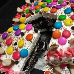 Gems cake A picture of Gems cake.
