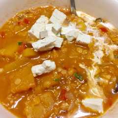 Una foto de Dhal de lenteja roja vegano