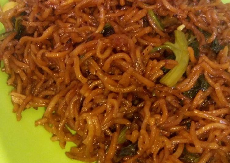 Langkah Mudah untuk Membuat Mie goreng ala Bu'de Prasmanan, Enak Banget