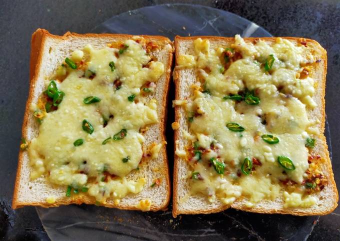 Recipe of Award-winning Cheese-Garlic Toast