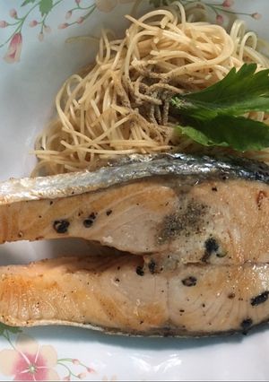 รูปของ แซลม่อนย่าง หมี่ฮ่องกง