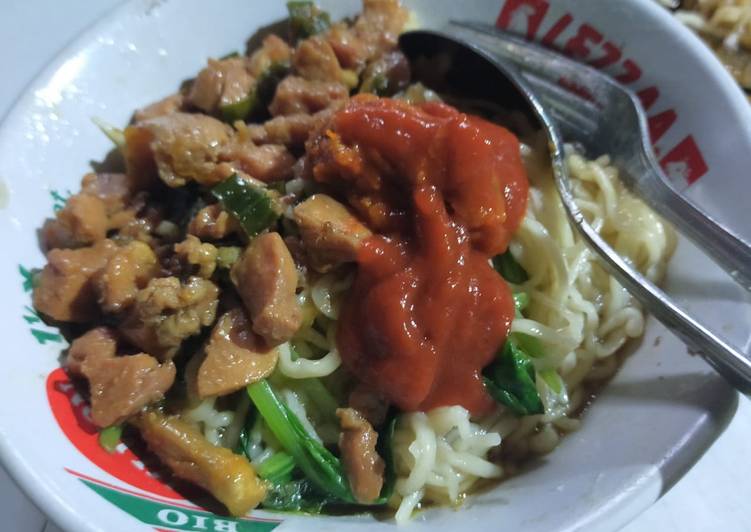 28. π Toping Mie Ayam π