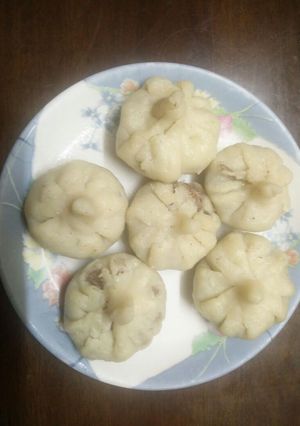 A picture of Ukandiche Modak.