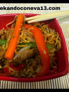 Una foto de Fideos yakisoba