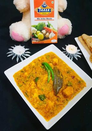 A picture of Achari paneer.