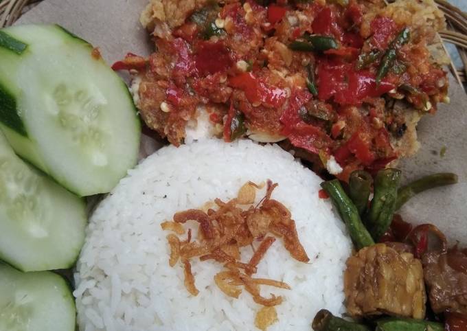 Ayam Geprek Pedes Nendang