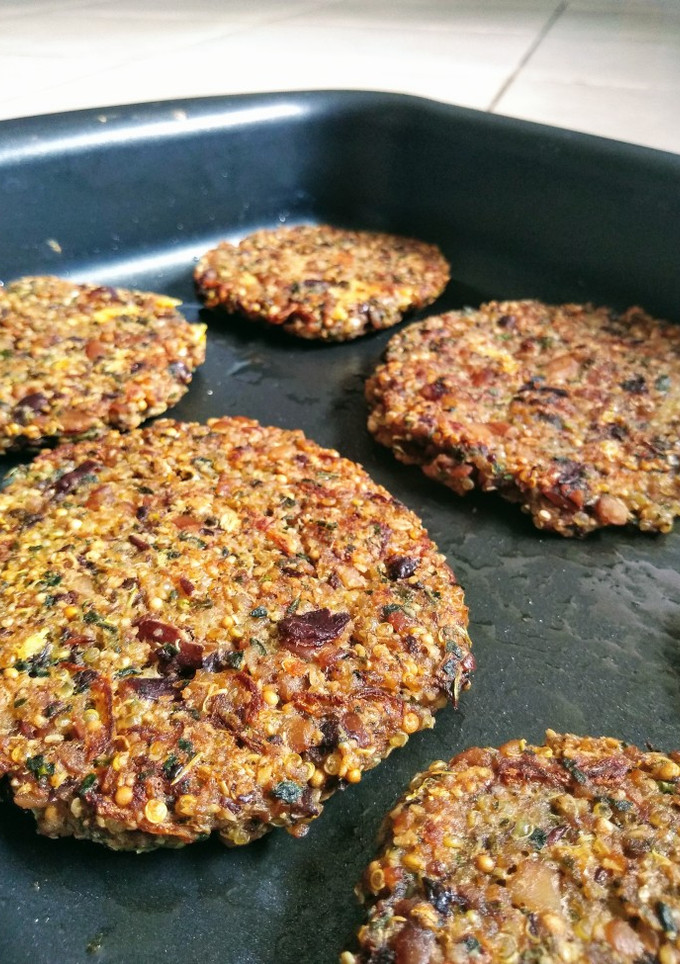 Una foto de Hamburguesas veganas de quinoa y porotos