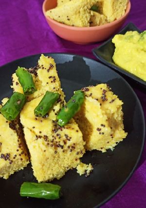 વાટીદાળ ના ખમણ ઢોકળા(Vatidal Khaman Dhokla Recipe In Gujarati) રેસીપી મુખ્ય ફોટો