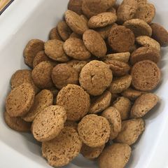 A picture of Pepernoten.
